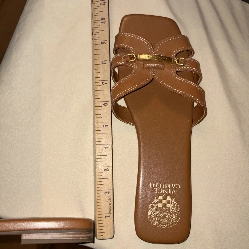 NIB Vince Camuto Arisha Sandals 11 M Brown Leather Slip-On Square Toe Flat Logo